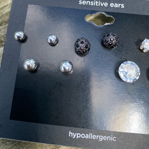 JC Penney 5 Pair stud earrings sensitive ears hypoallergenic - Picture 3 of 5
